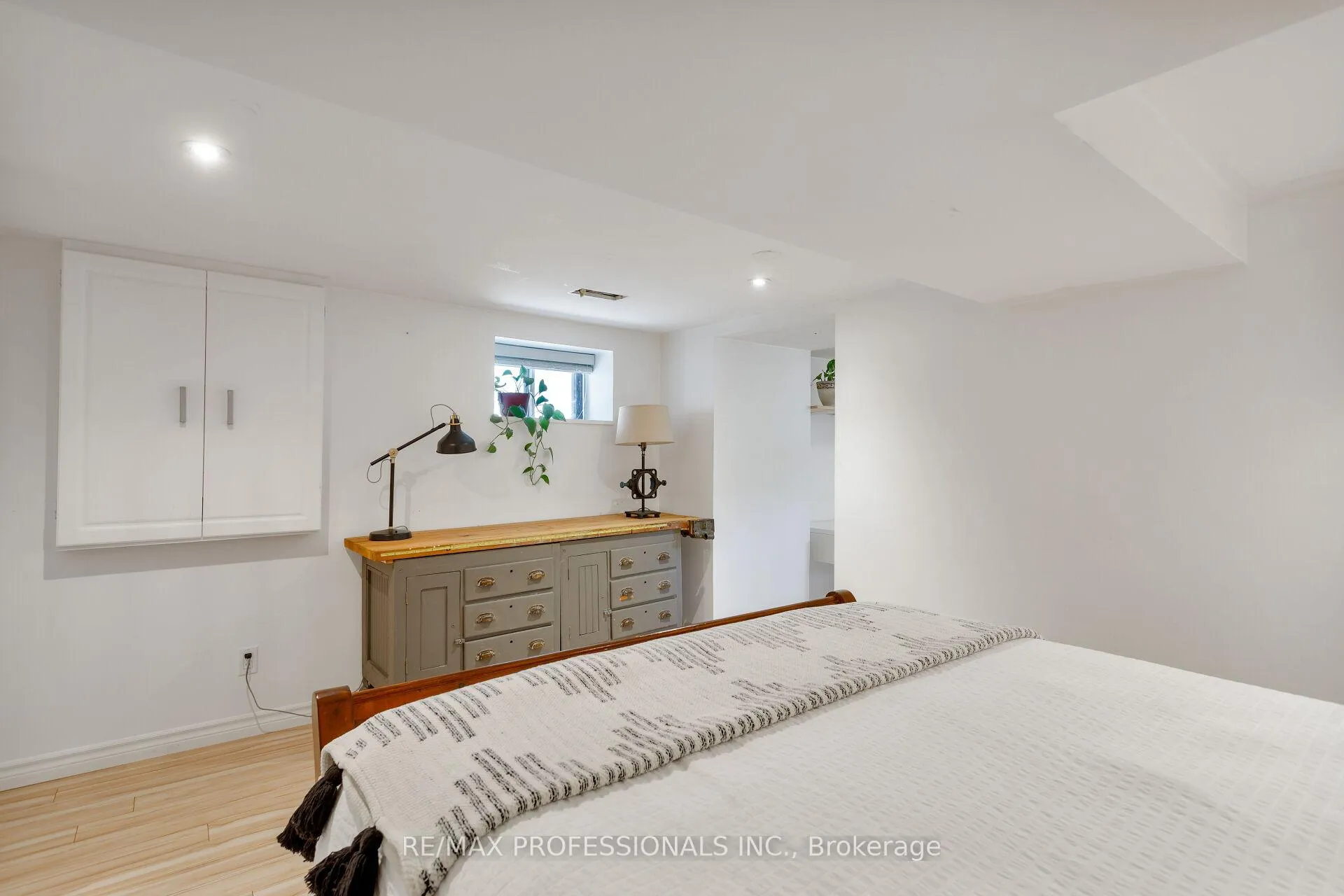 Photo 44 of 199 Osler Street, Toronto, Weston-Pellam Park — HOMEH