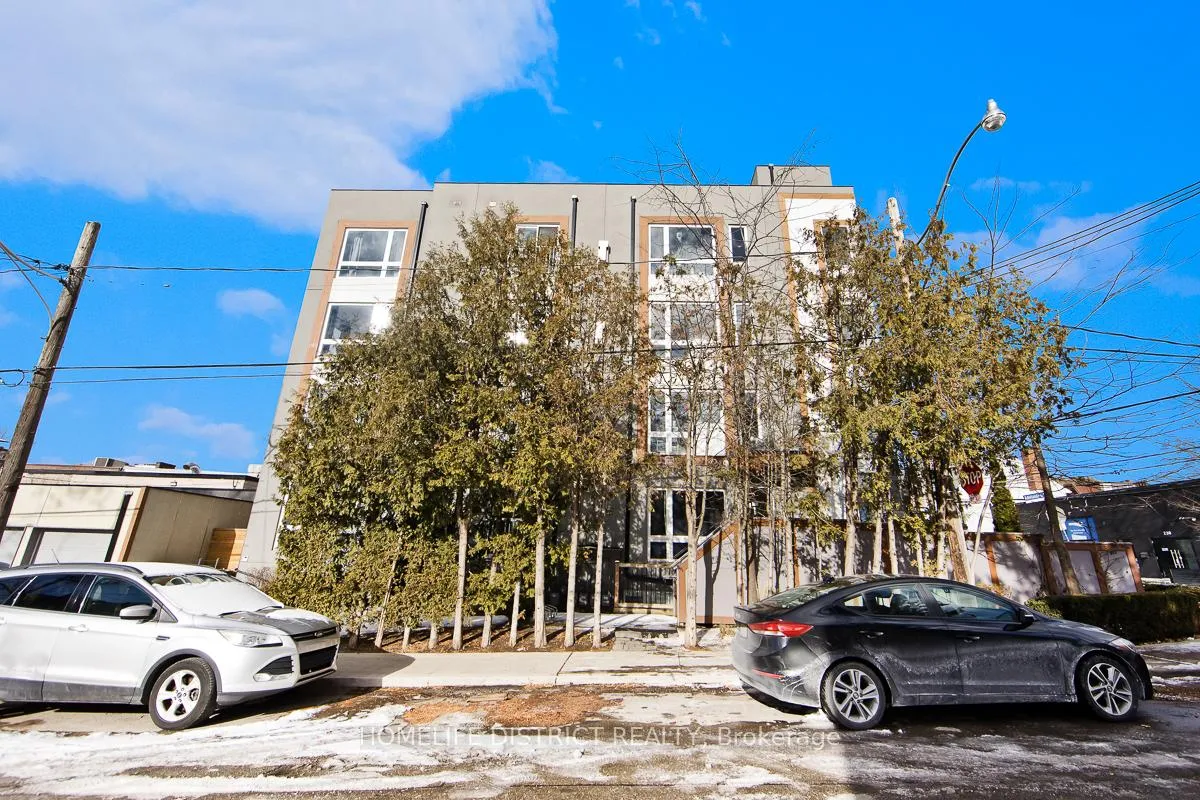 Photo 2 of 243 Niagara Street, Toronto, Niagara — HOMEH