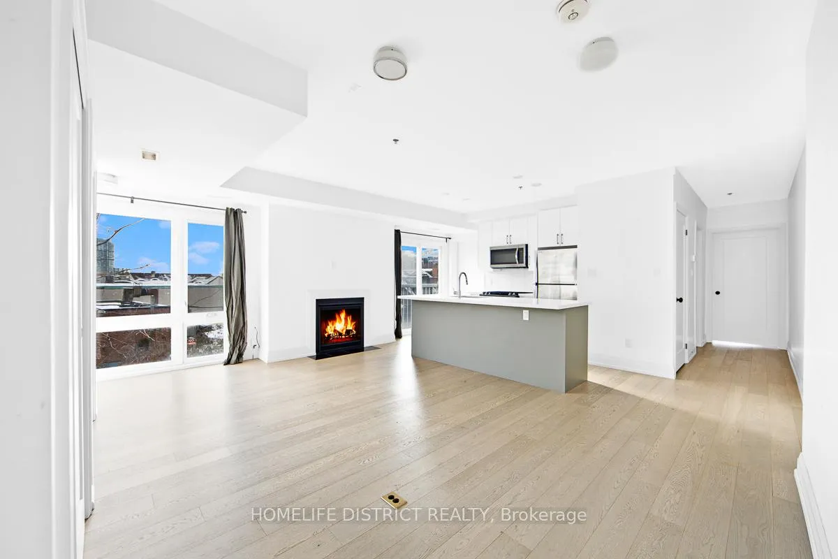 Photo 4 of 243 Niagara Street, Toronto, Niagara — HOMEH