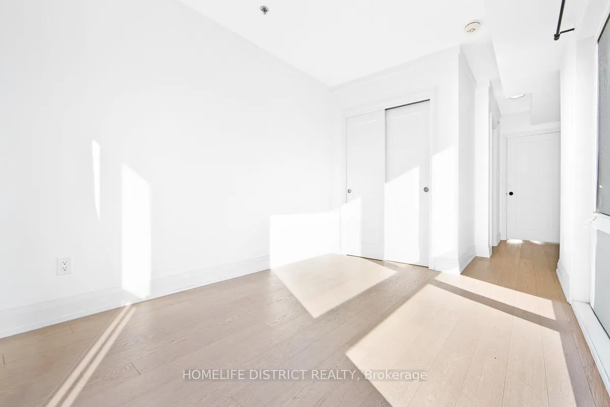 Photo 10 of 243 Niagara Street, Toronto, Niagara — HOMEH