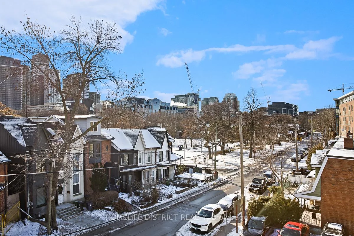 Photo 13 of 243 Niagara Street, Toronto, Niagara — HOMEH