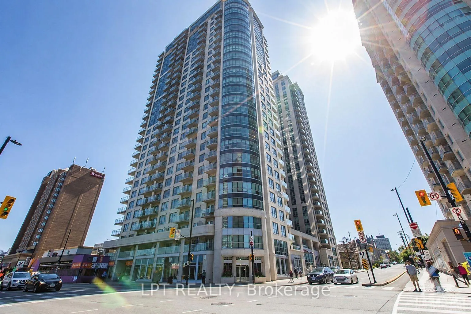 Front of Unit 2503, 242 Rideau Street