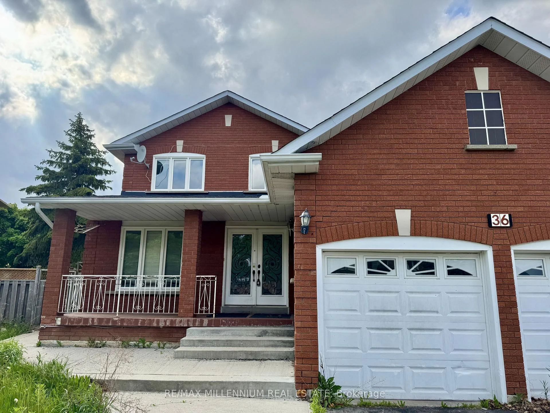 Photo 2 of 36 Diane Court, Brampton, Fletcher's Creek South — HOMEH