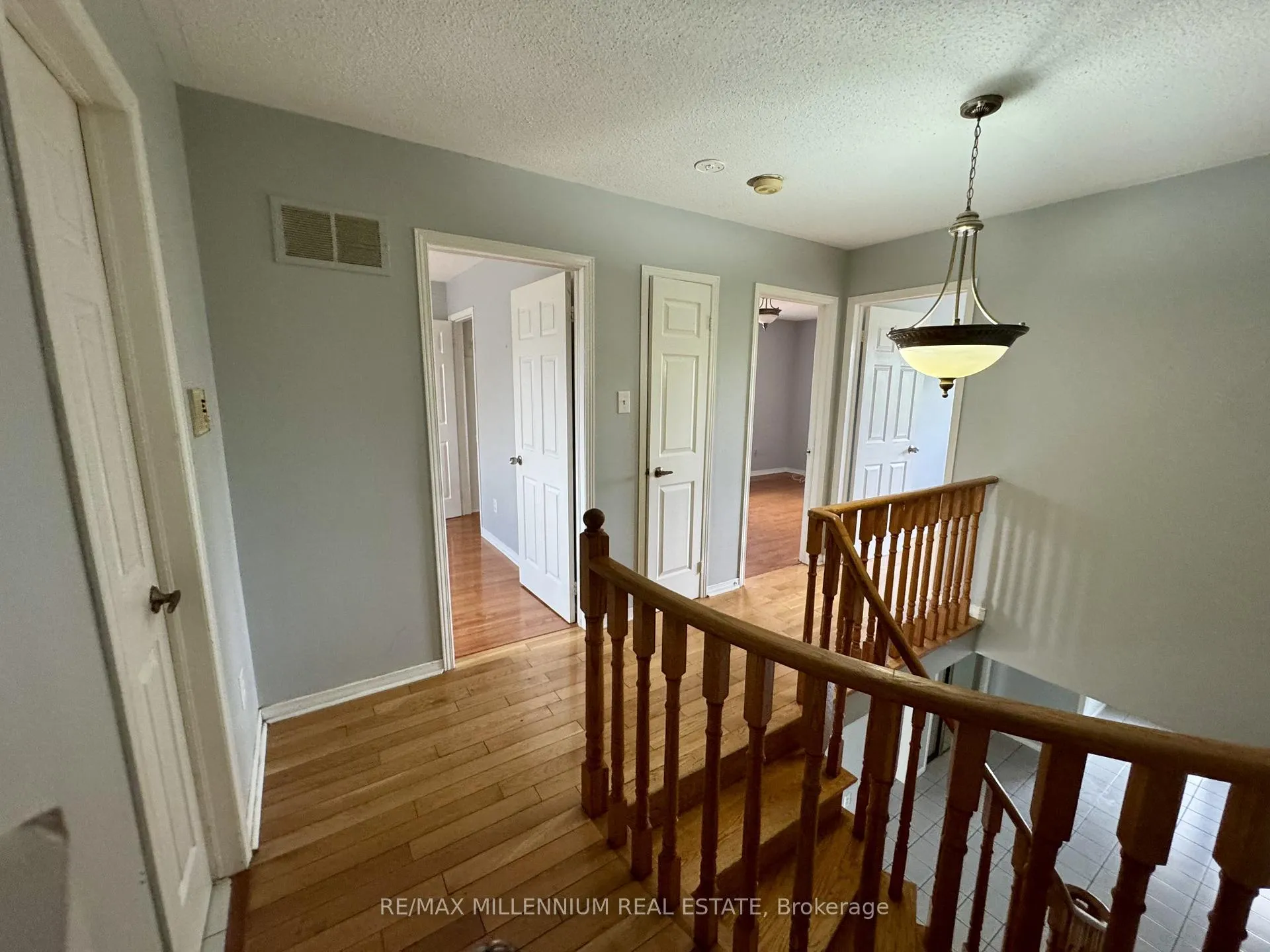 Photo 11 of 36 Diane Court, Brampton, Fletcher's Creek South — HOMEH