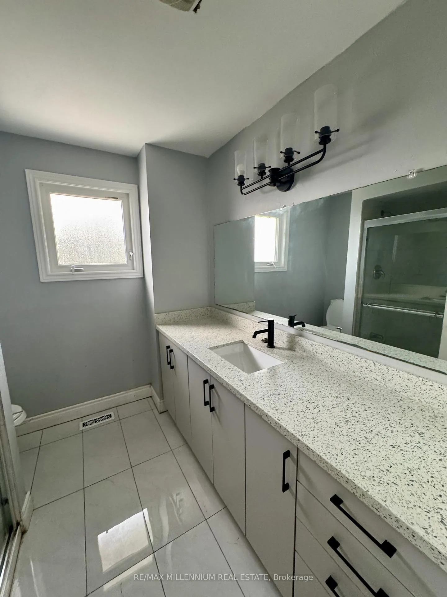 Photo 16 of 36 Diane Court, Brampton, Fletcher's Creek South — HOMEH