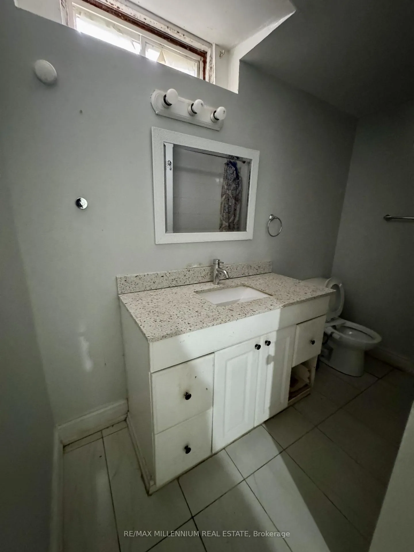 Photo 23 of 36 Diane Court, Brampton, Fletcher's Creek South — HOMEH