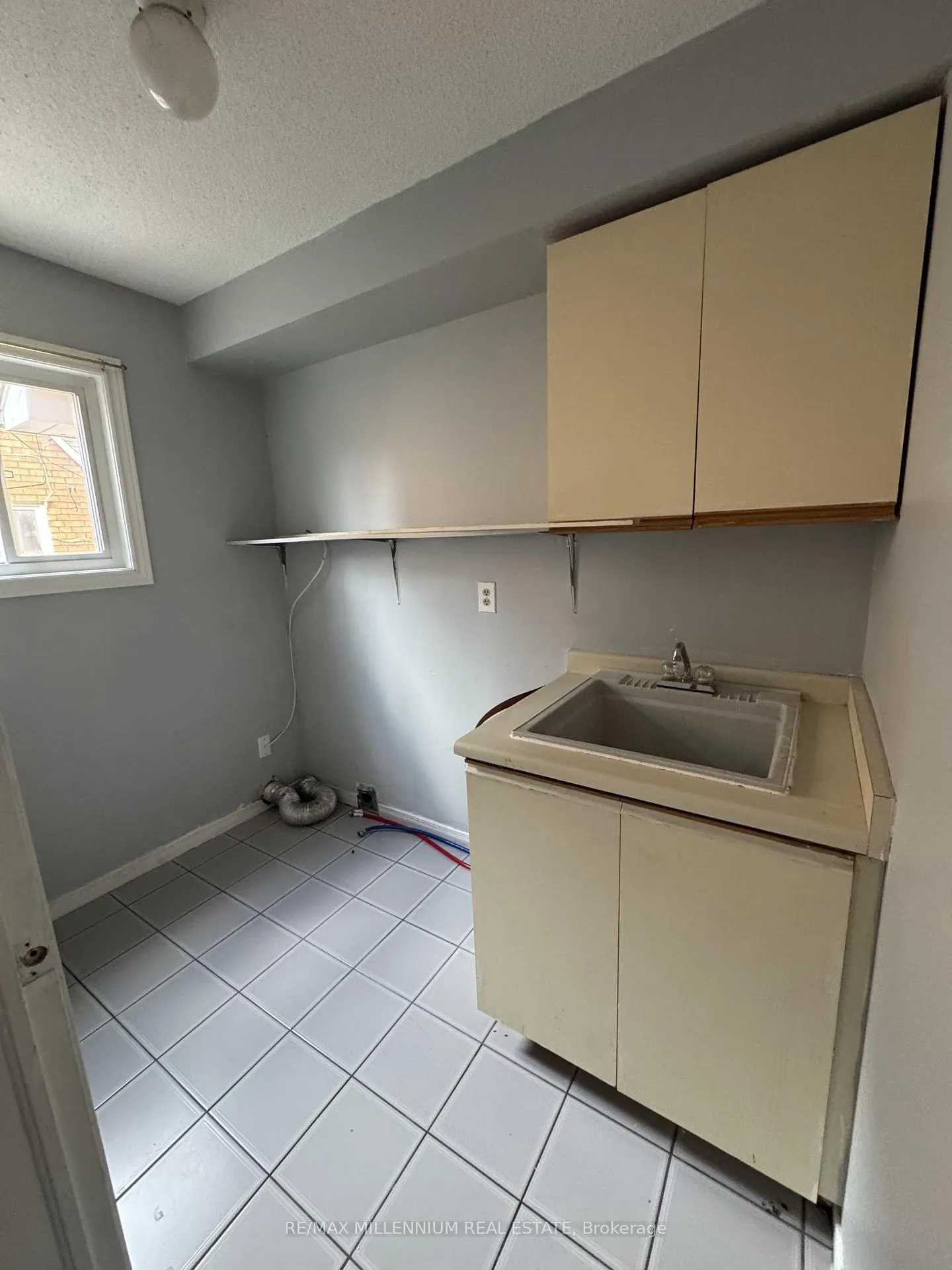 Photo 24 of 36 Diane Court, Brampton, Fletcher's Creek South — HOMEH