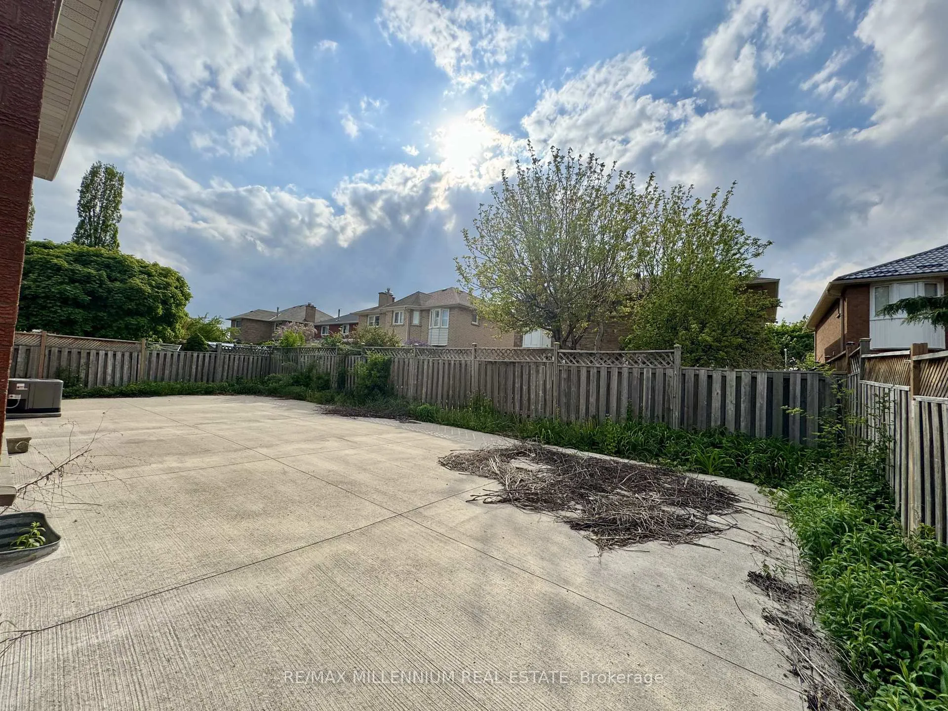 Photo 25 of 36 Diane Court, Brampton, Fletcher's Creek South — HOMEH