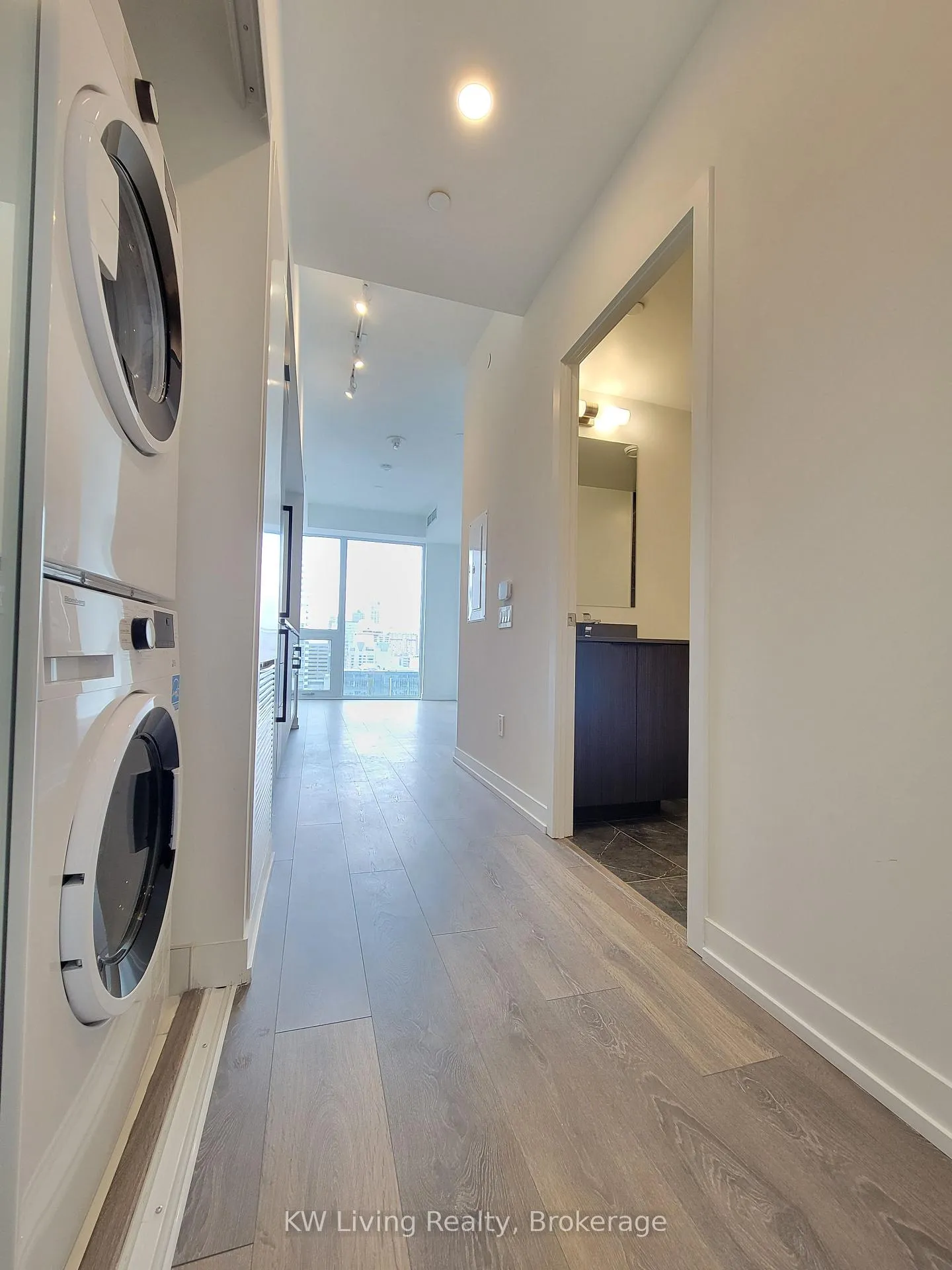 Photo 4 of Unit 2007, 82 Dalhousie Street, Toronto, Church-Yonge Corridor — HOMEH