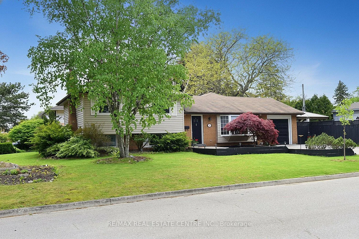 Photo 2 of 5187 Cedarbrook Crescent, Burlington, Appleby — HOMEH