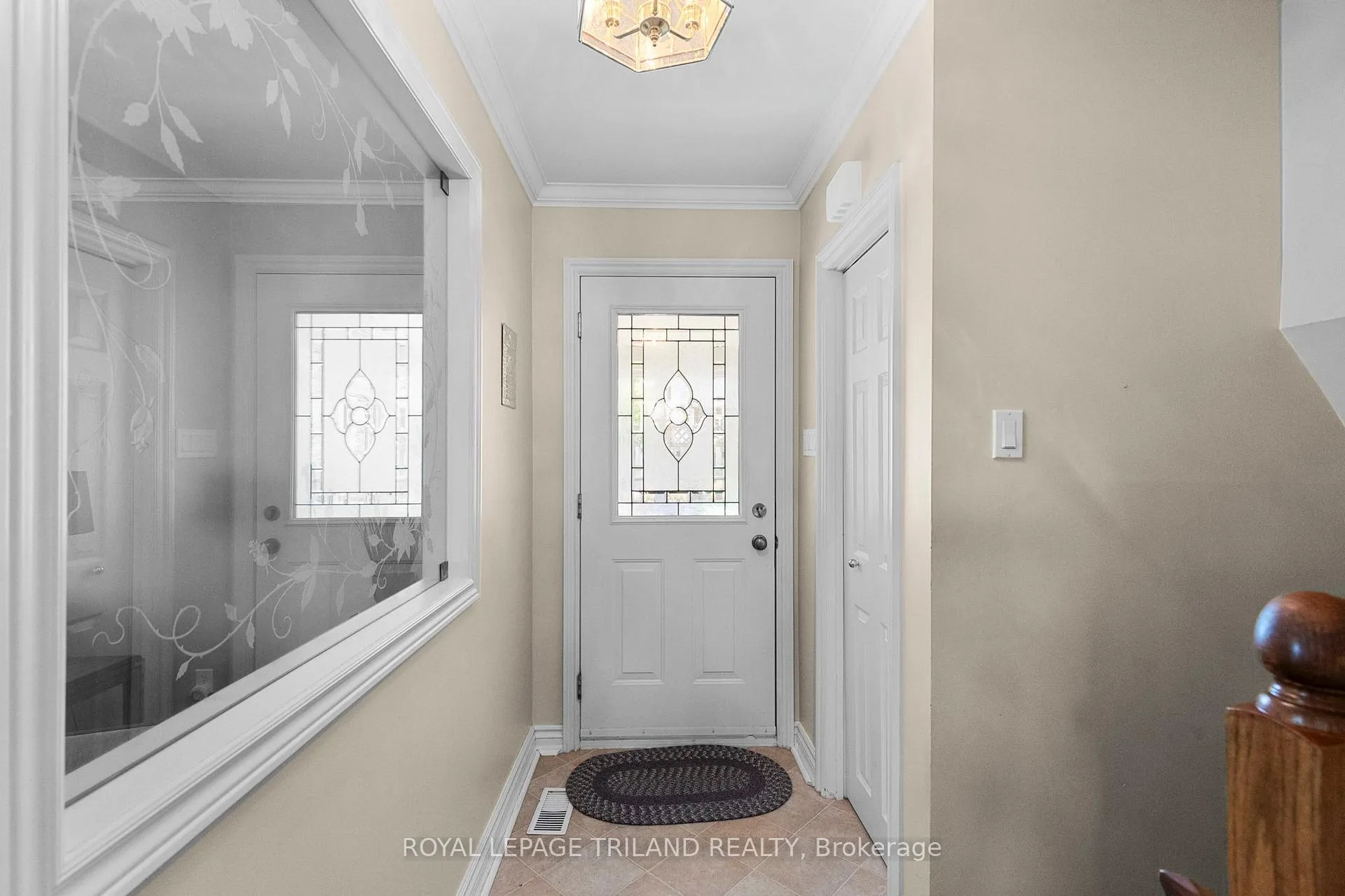 Photo 2 of 29 Ladore Drive, Brampton, Brampton South — HOMEH