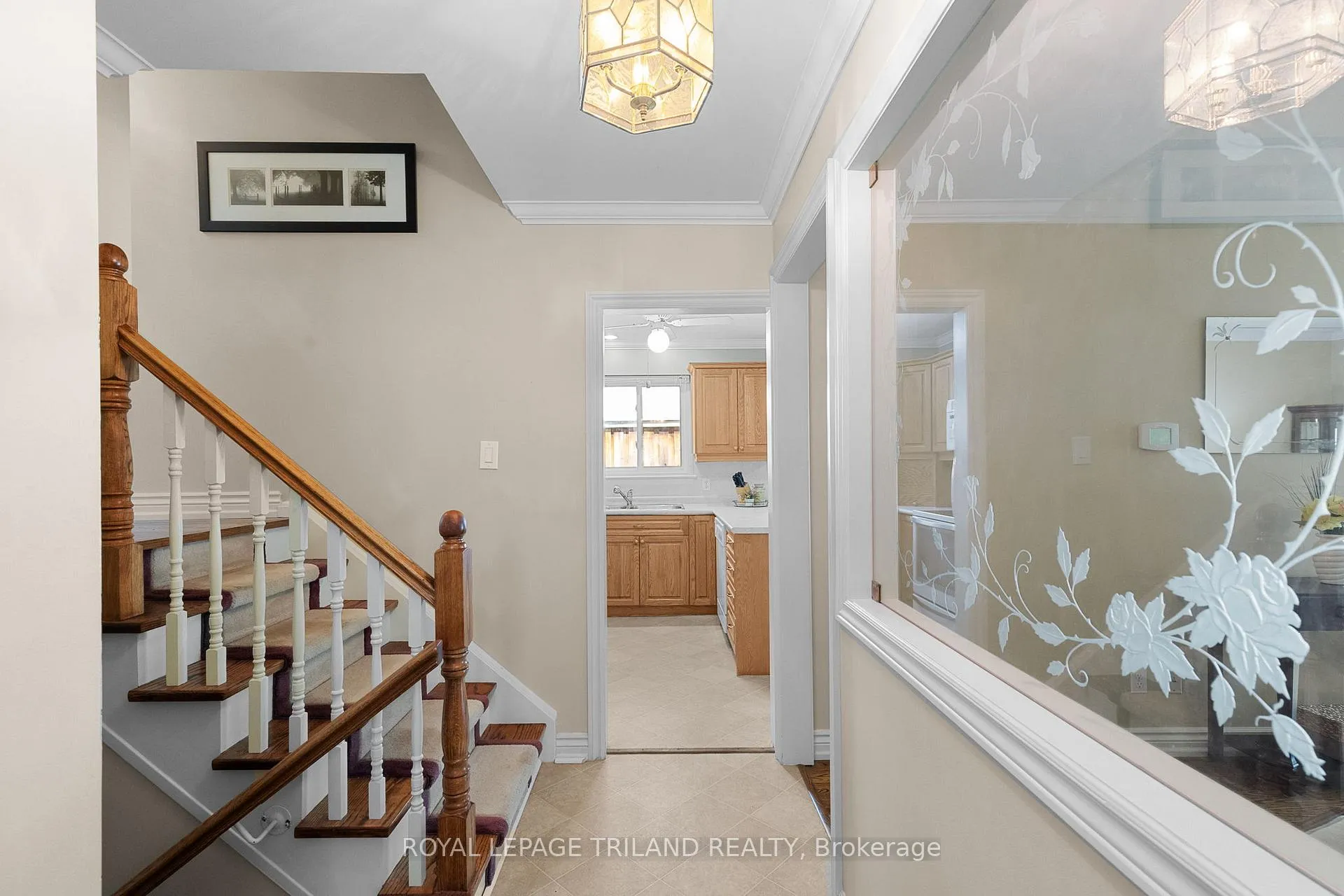 Photo 3 of 29 Ladore Drive, Brampton, Brampton South — HOMEH
