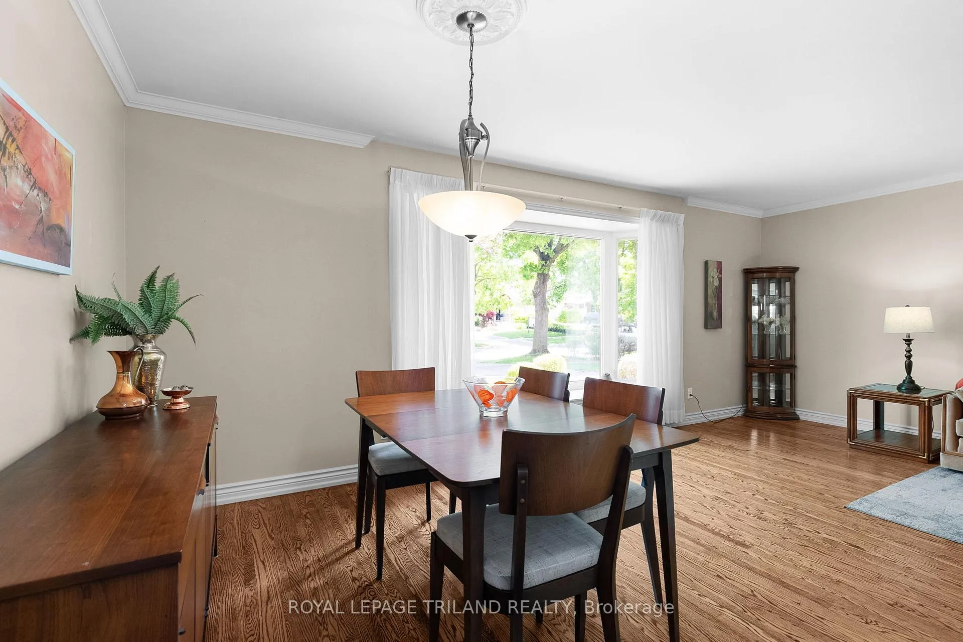 Photo 7 of 29 Ladore Drive, Brampton, Brampton South — HOMEH