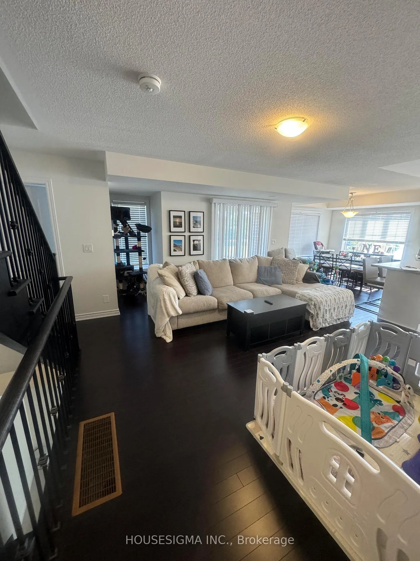 Photo 6 of 20 Mappin Way, Whitby, Rolling Acres — HOMEH