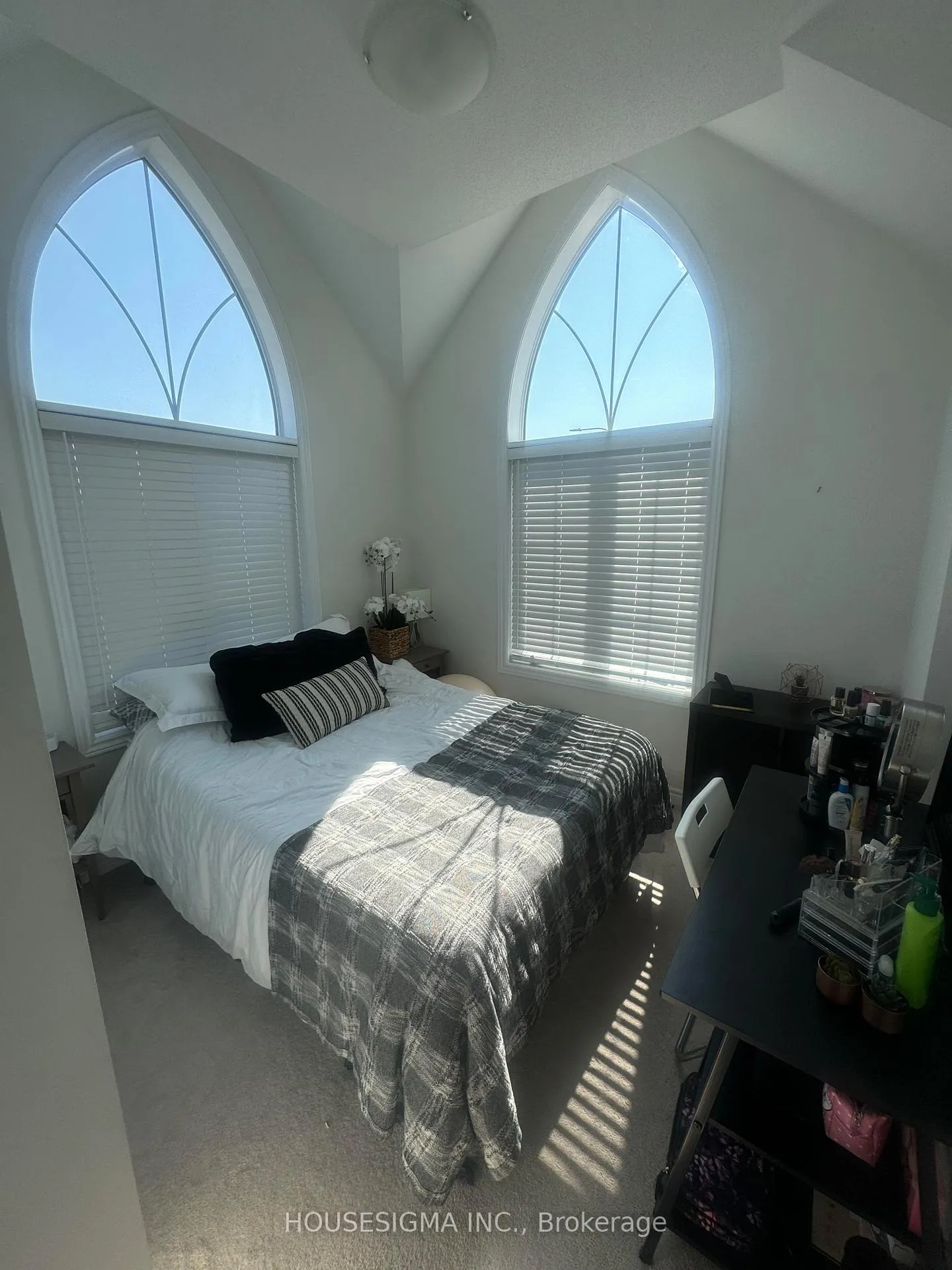 Photo 14 of 20 Mappin Way, Whitby, Rolling Acres — HOMEH