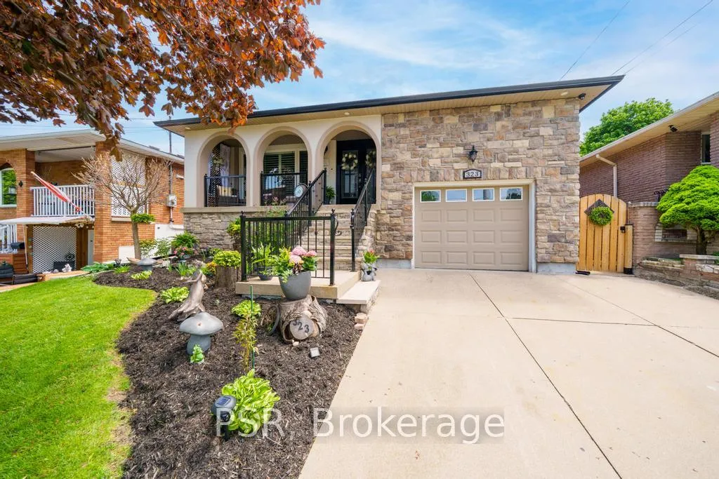Photo 4 of 323 Queen Victoria Drive, Hamilton, Quinndale — HOMEH