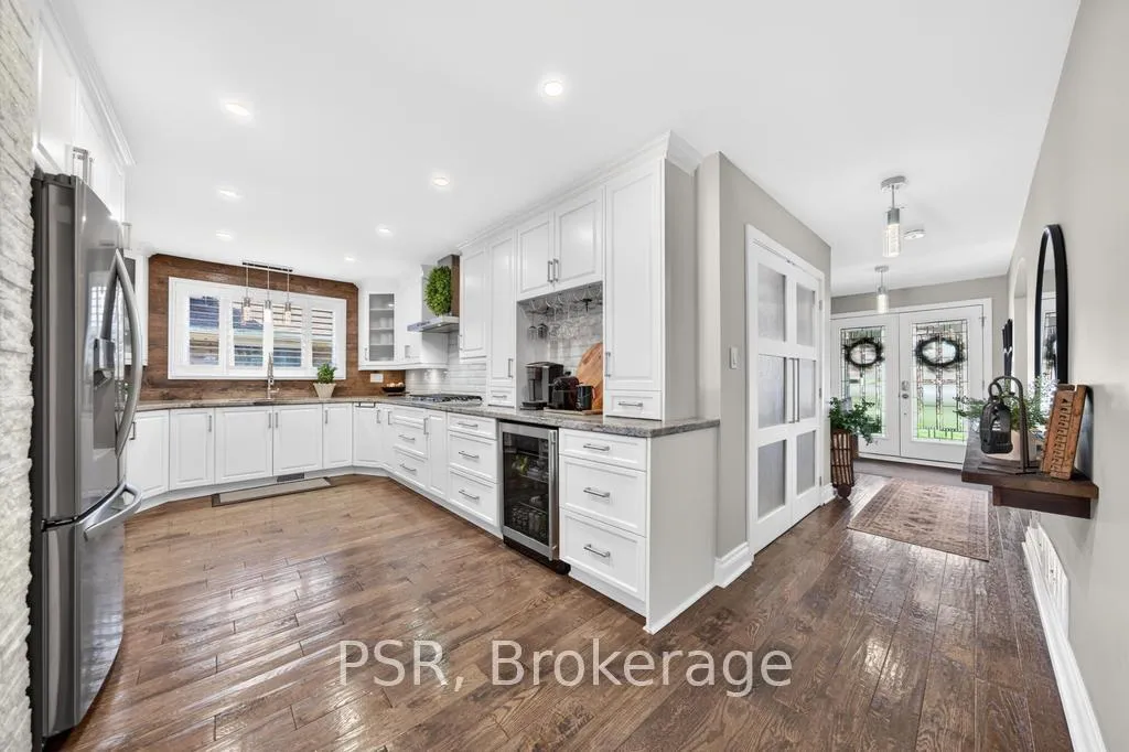 Photo 10 of 323 Queen Victoria Drive, Hamilton, Quinndale — HOMEH