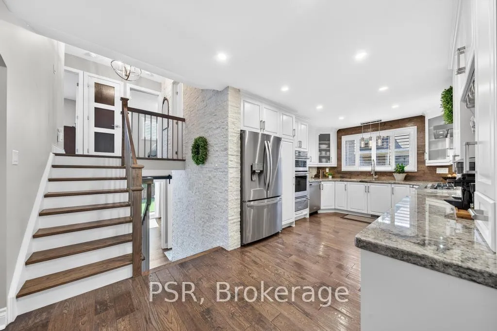 Photo 11 of 323 Queen Victoria Drive, Hamilton, Quinndale — HOMEH