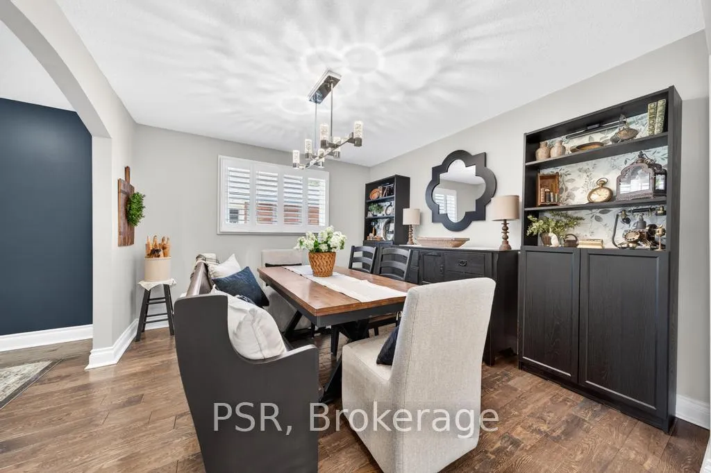 Photo 13 of 323 Queen Victoria Drive, Hamilton, Quinndale — HOMEH