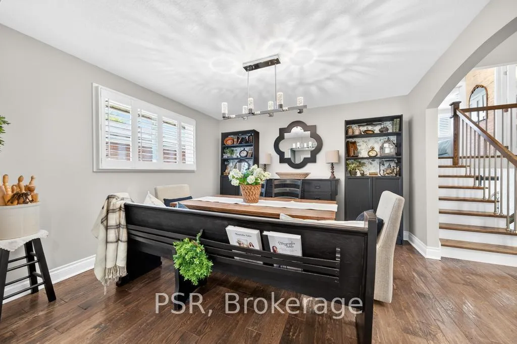 Photo 14 of 323 Queen Victoria Drive, Hamilton, Quinndale — HOMEH