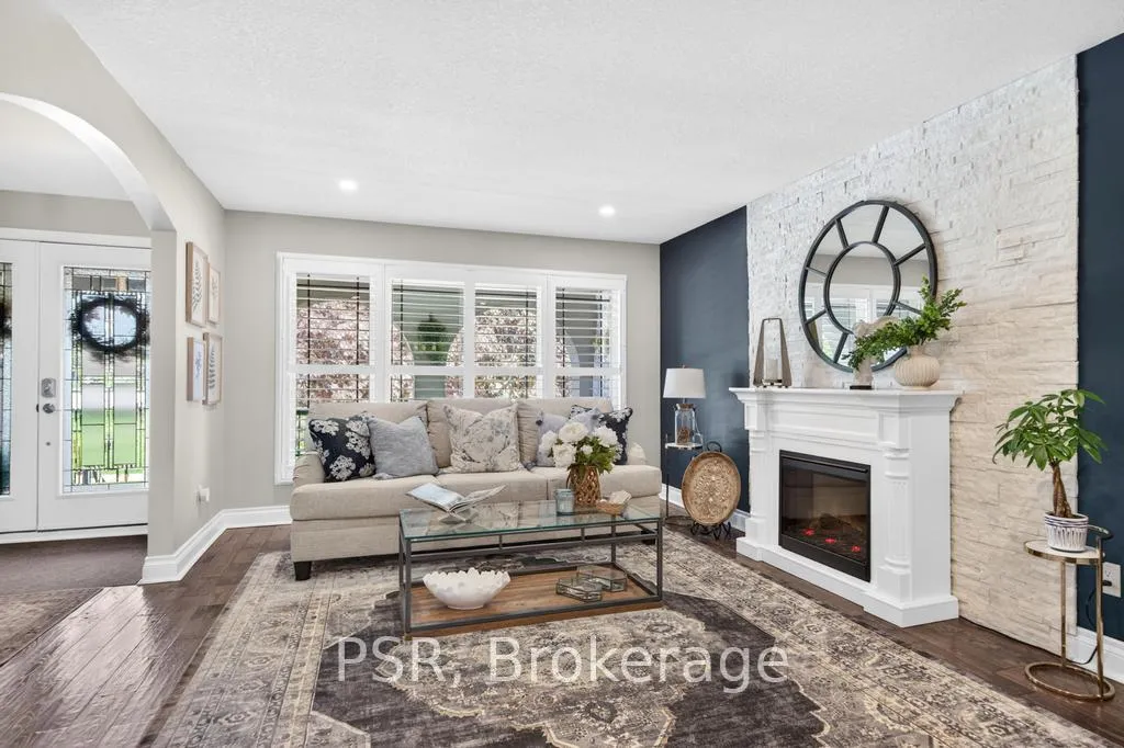 Photo 15 of 323 Queen Victoria Drive, Hamilton, Quinndale — HOMEH