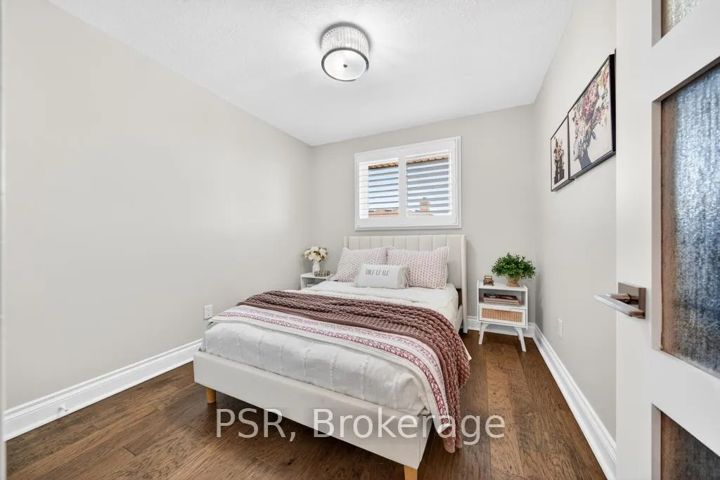 Photo 19 of 323 Queen Victoria Drive, Hamilton, Quinndale — HOMEH