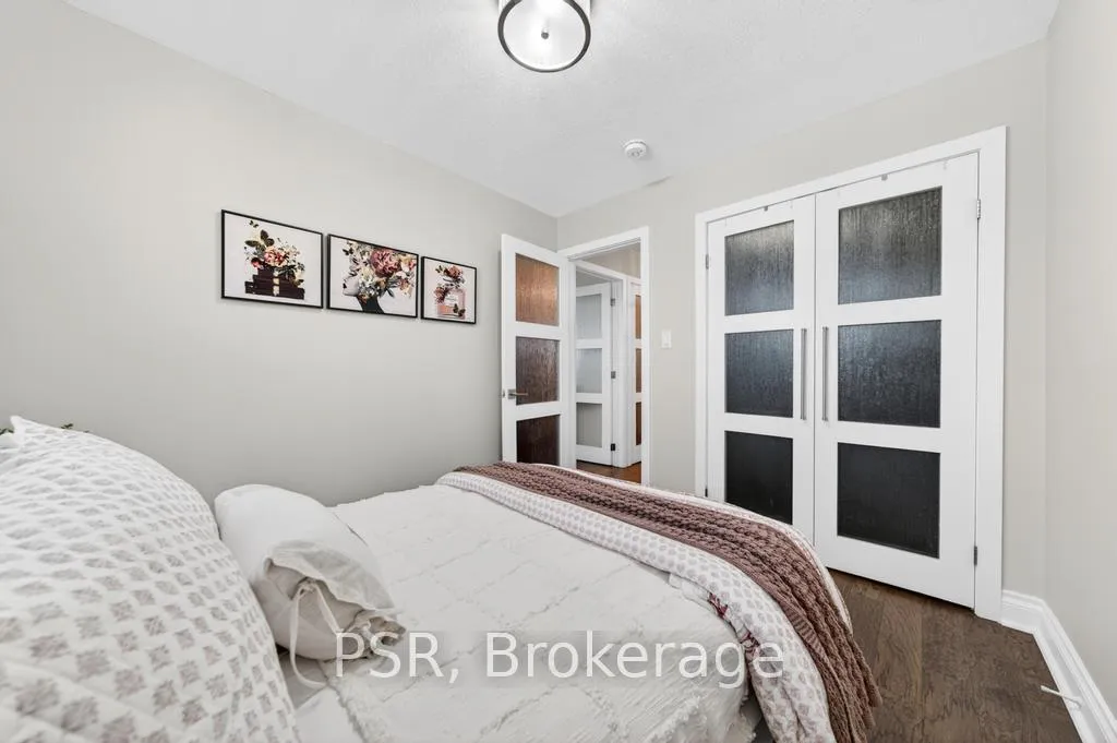 Photo 20 of 323 Queen Victoria Drive, Hamilton, Quinndale — HOMEH