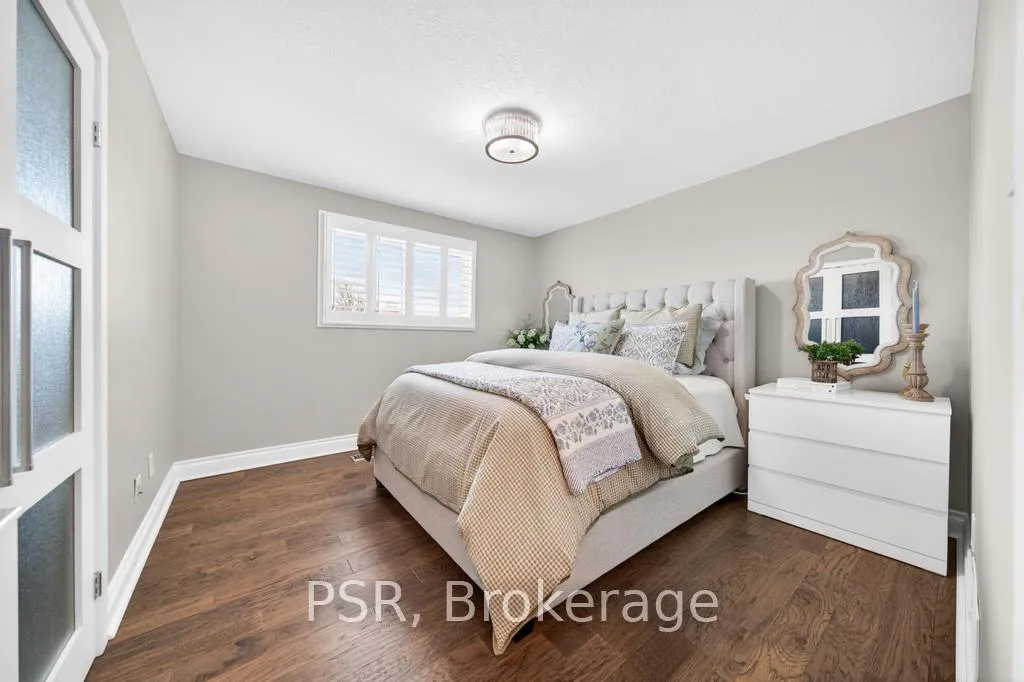Photo 22 of 323 Queen Victoria Drive, Hamilton, Quinndale — HOMEH