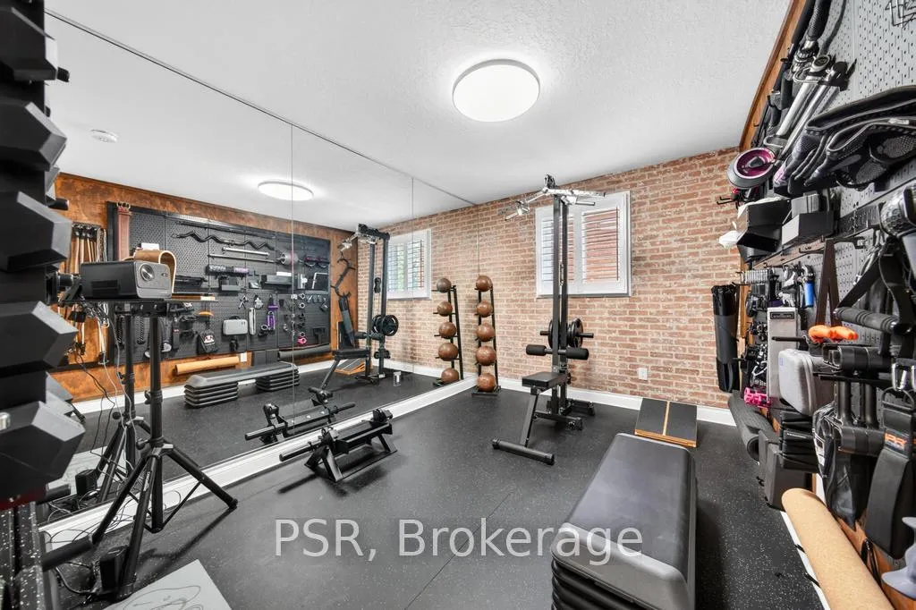 Photo 28 of 323 Queen Victoria Drive, Hamilton, Quinndale — HOMEH