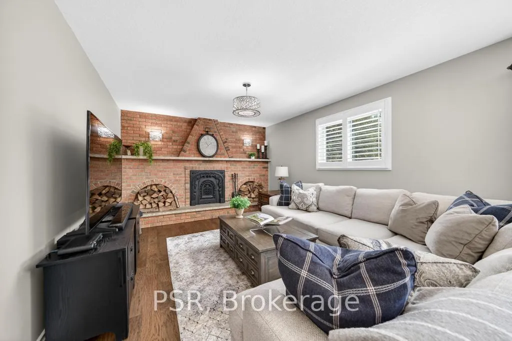 Photo 31 of 323 Queen Victoria Drive, Hamilton, Quinndale — HOMEH