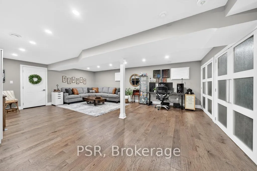 Photo 33 of 323 Queen Victoria Drive, Hamilton, Quinndale — HOMEH