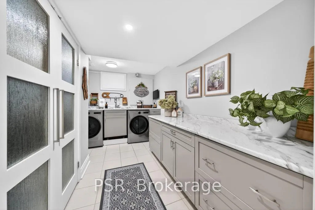 Photo 36 of 323 Queen Victoria Drive, Hamilton, Quinndale — HOMEH