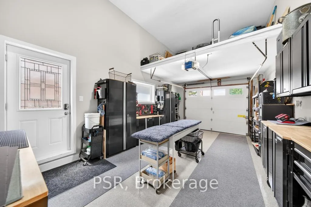 Photo 37 of 323 Queen Victoria Drive, Hamilton, Quinndale — HOMEH