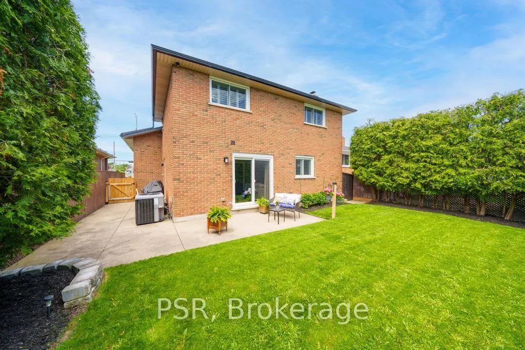 Photo 40 of 323 Queen Victoria Drive, Hamilton, Quinndale — HOMEH