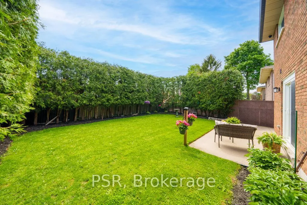 Photo 42 of 323 Queen Victoria Drive, Hamilton, Quinndale — HOMEH