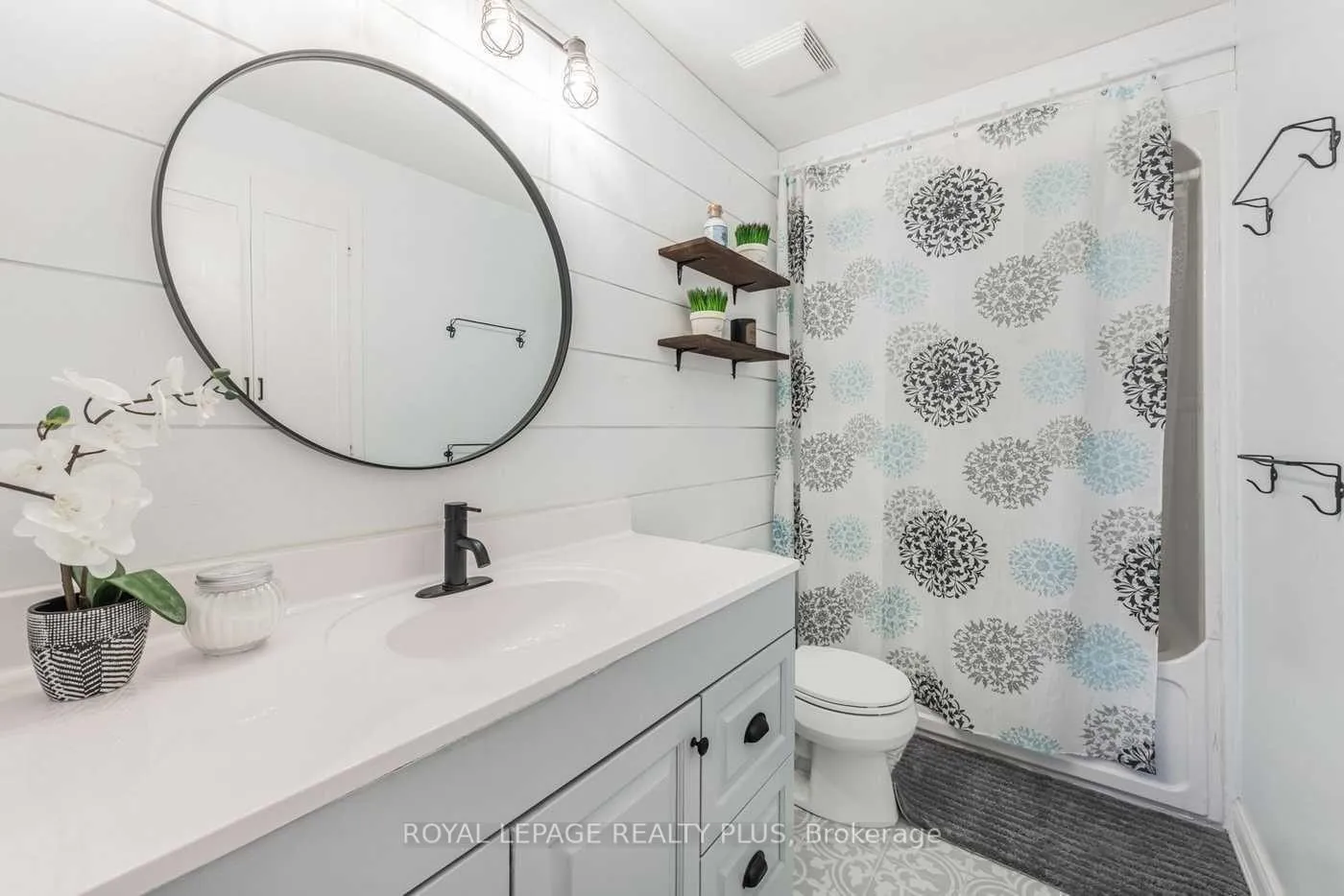 Photo 13 of 577 Dundas Street E, Hamilton, Waterdown — HOMEH