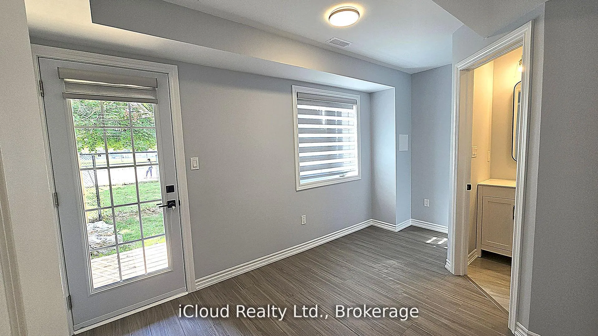 Photo 8 of 43 Mantello Drive, North York, York University Heights — HOMEH