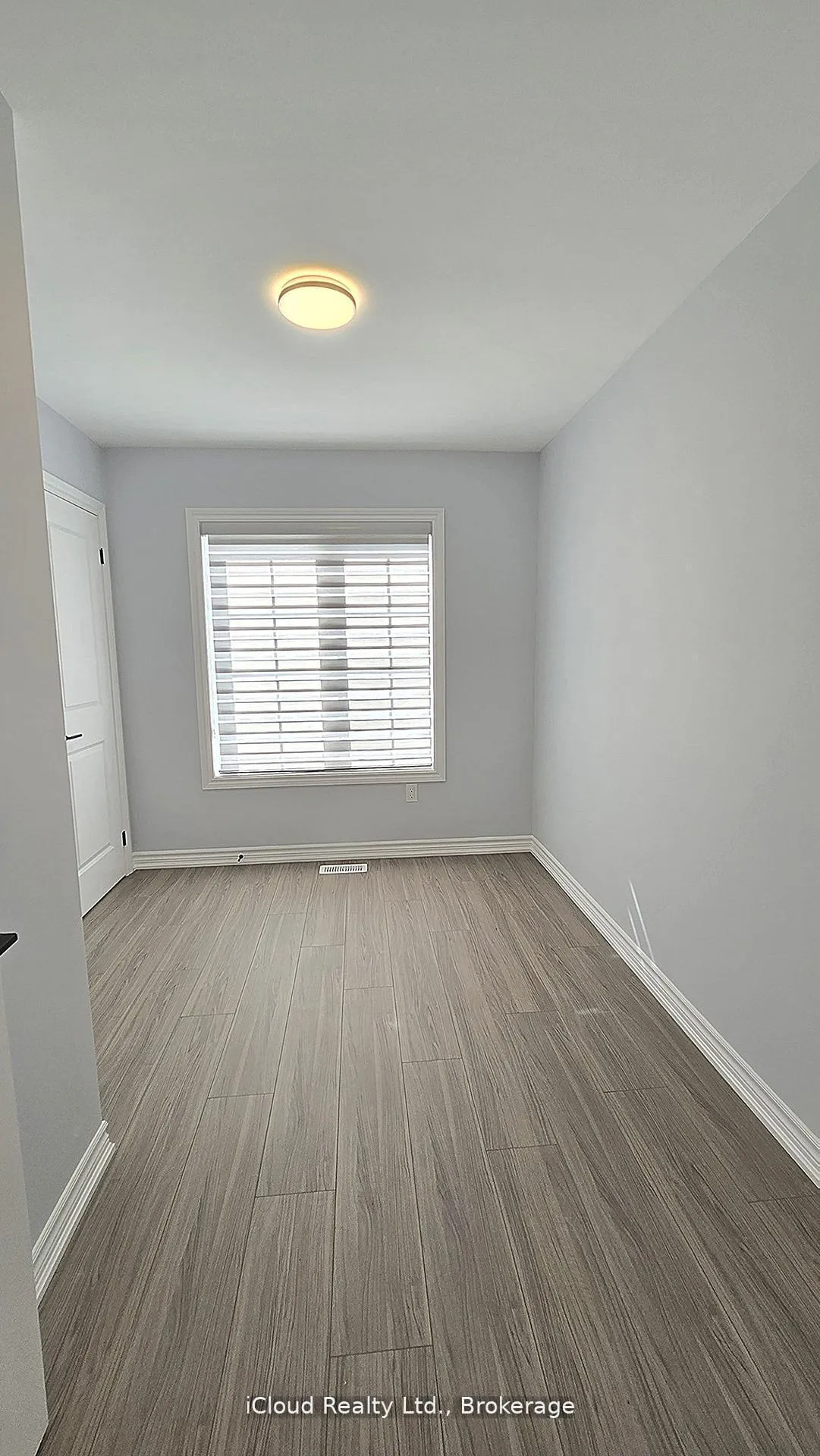 Photo 9 of 43 Mantello Drive, North York, York University Heights — HOMEH