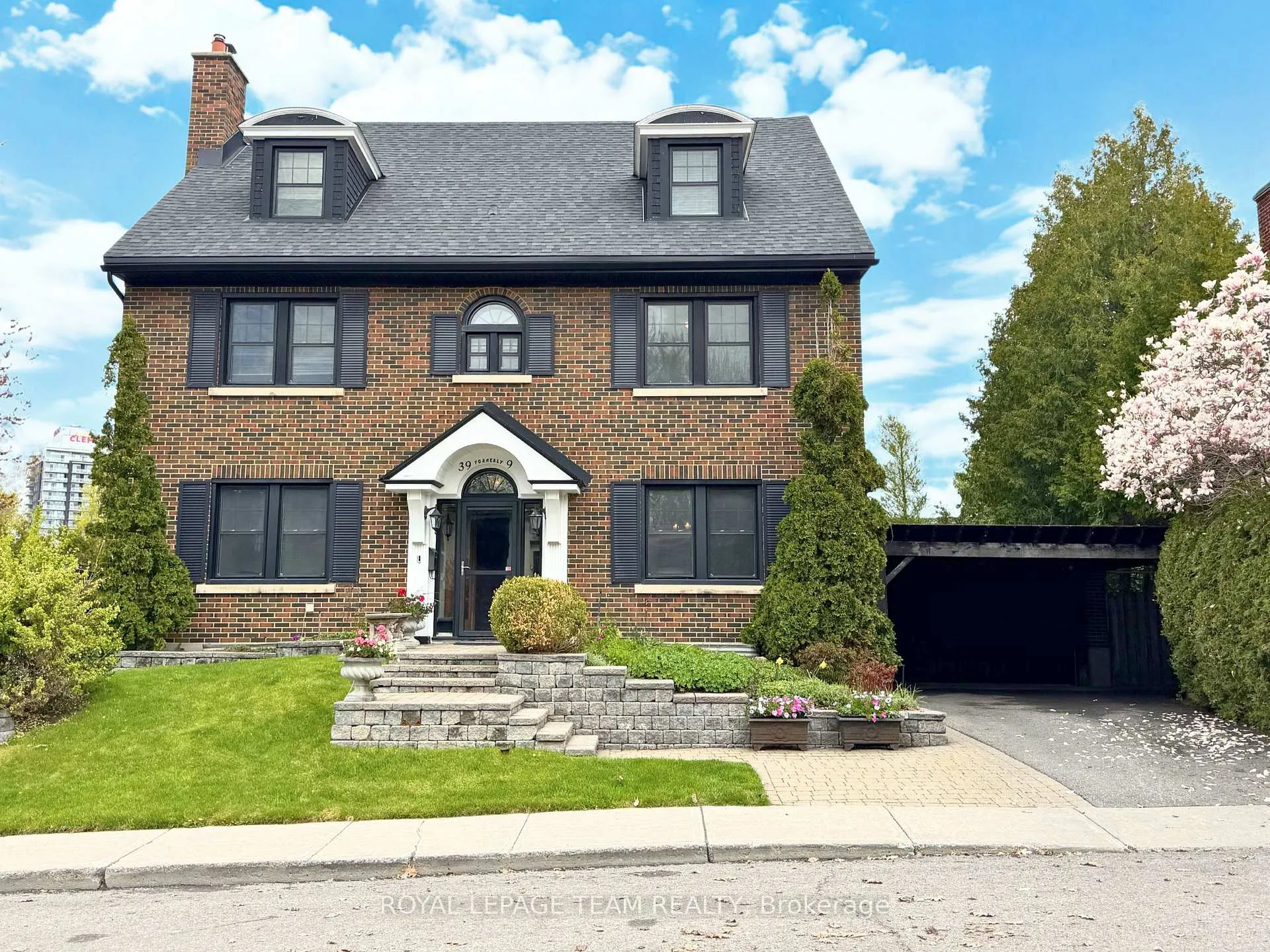 Photo 1 of 39 Crescent Heights, Ottawa, Dows Lake — HOMEH