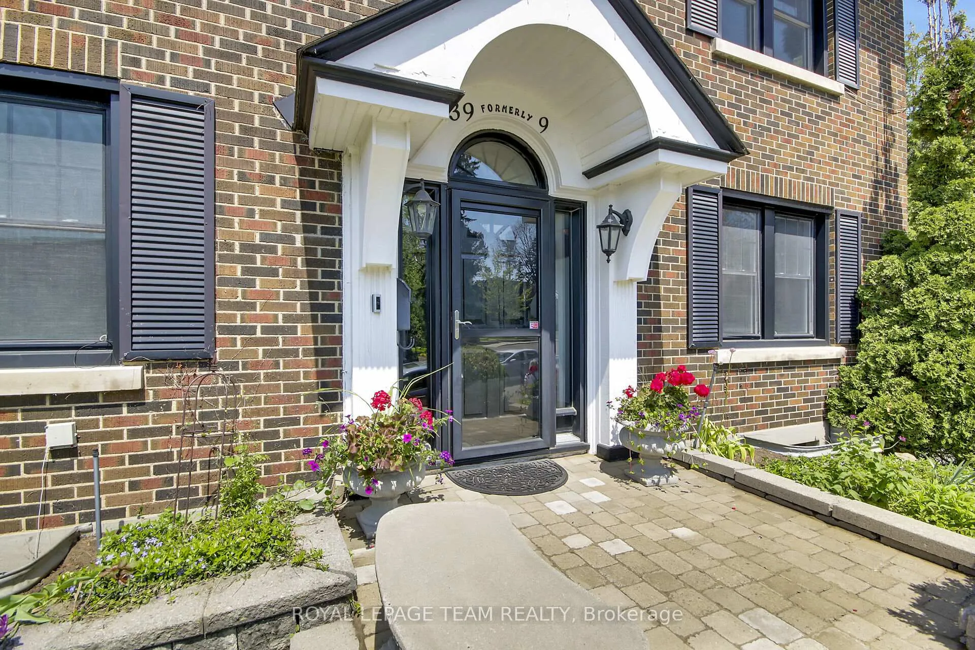 Photo 3 of 39 Crescent Heights, Ottawa, Dows Lake — HOMEH