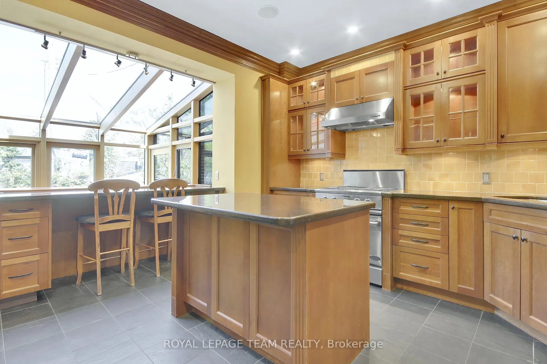 Photo 9 of 39 Crescent Heights, Ottawa, Dows Lake — HOMEH