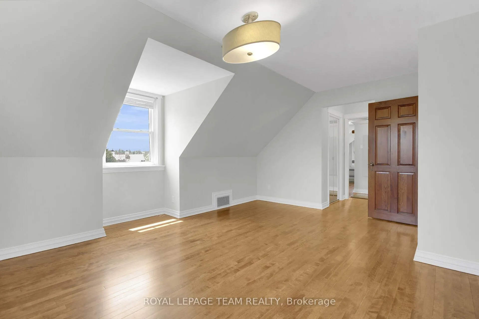 Photo 21 of 39 Crescent Heights, Ottawa, Dows Lake — HOMEH