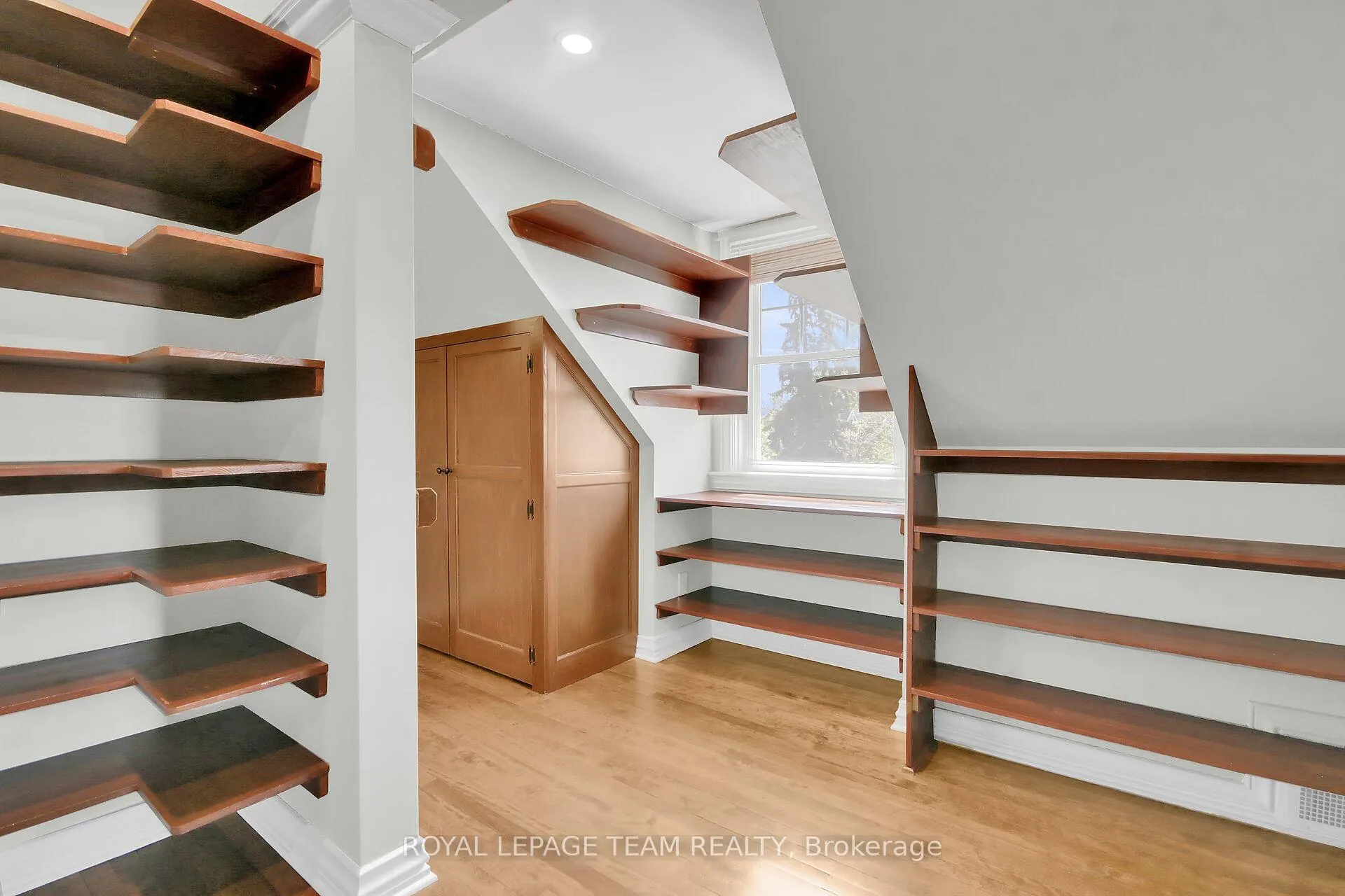 Photo 24 of 39 Crescent Heights, Ottawa, Dows Lake — HOMEH