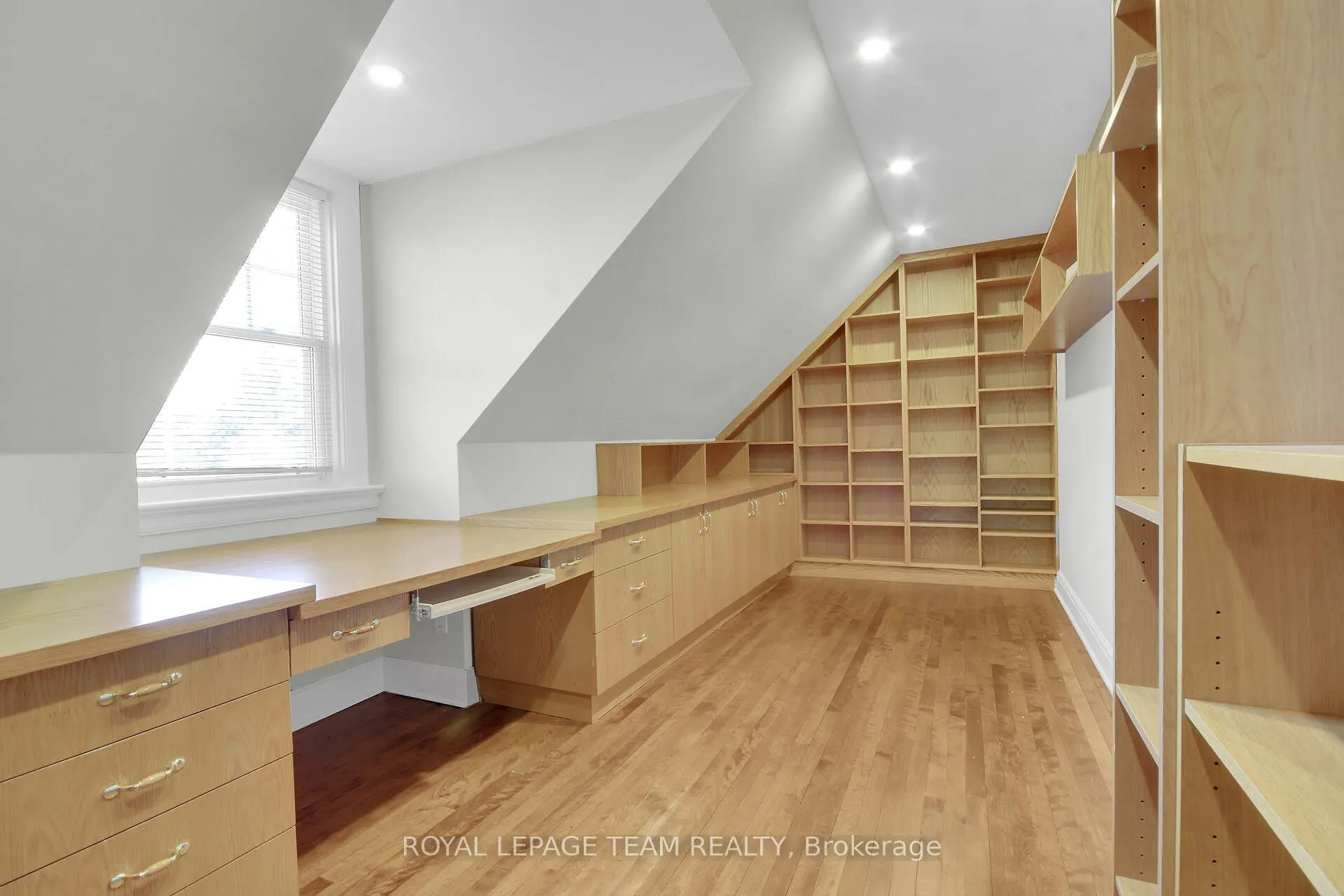 Photo 25 of 39 Crescent Heights, Ottawa, Dows Lake — HOMEH