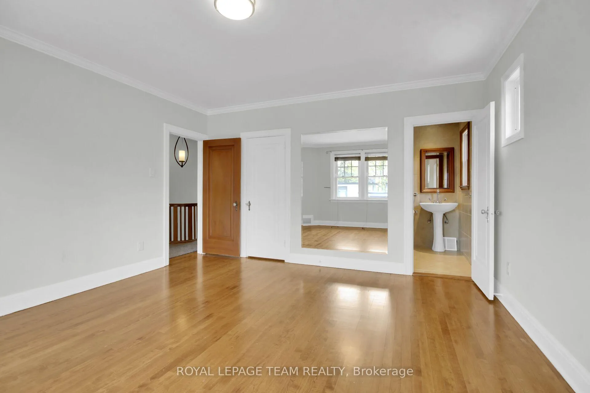 Photo 29 of 39 Crescent Heights, Ottawa, Dows Lake — HOMEH