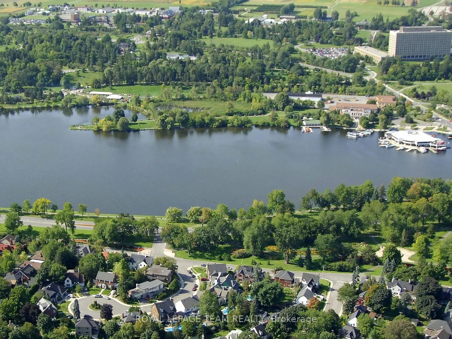 Photo 40 of 39 Crescent Heights, Ottawa, Dows Lake — HOMEH