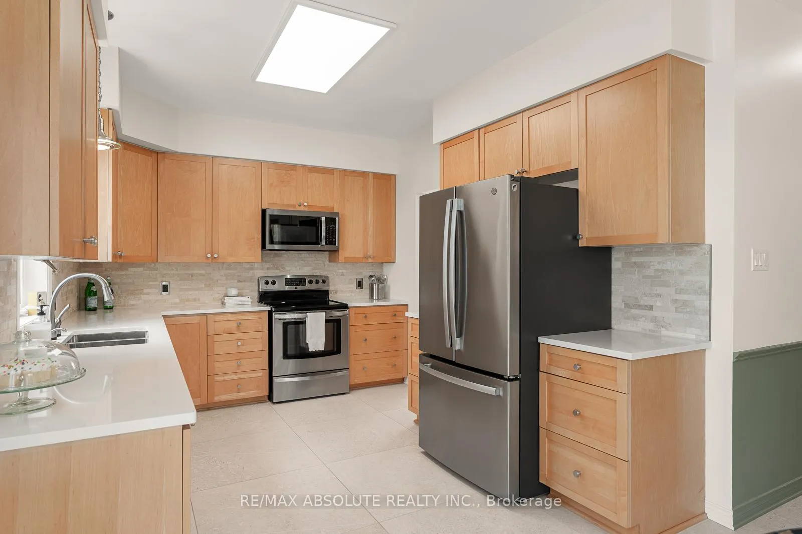 Photo 15 of 98 Yoho Drive, Ottawa, Kanata - Bridlewood — HOMEH
