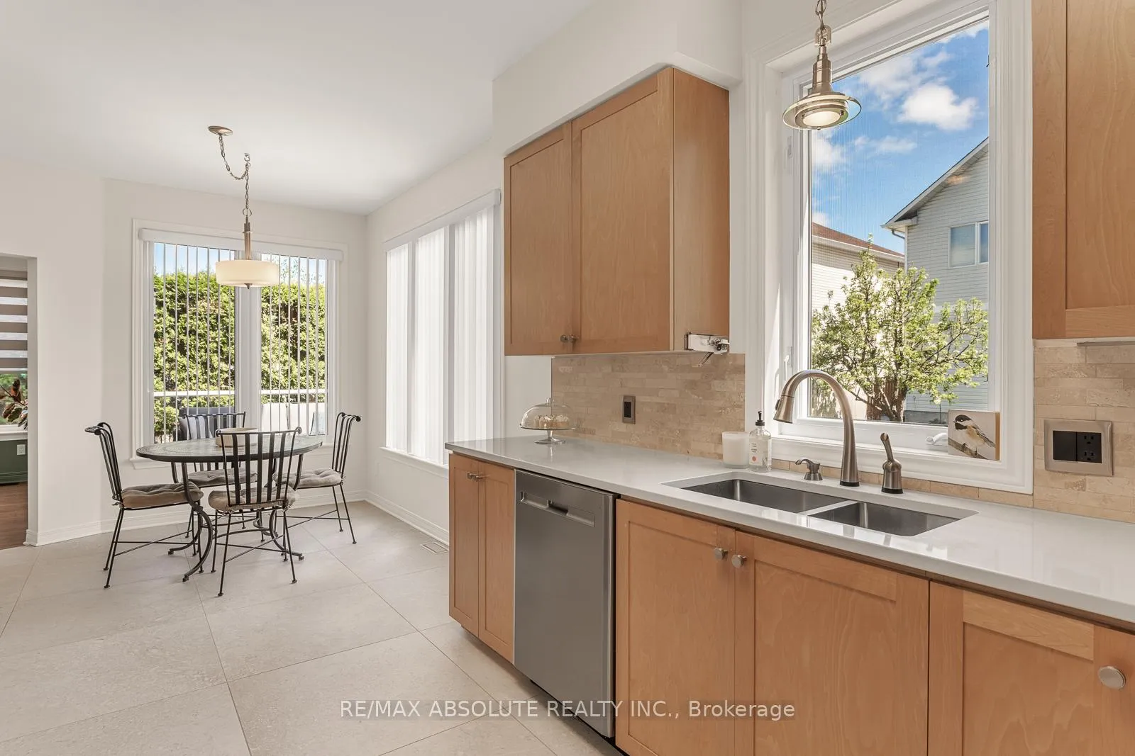 Photo 17 of 98 Yoho Drive, Ottawa, Kanata - Bridlewood — HOMEH