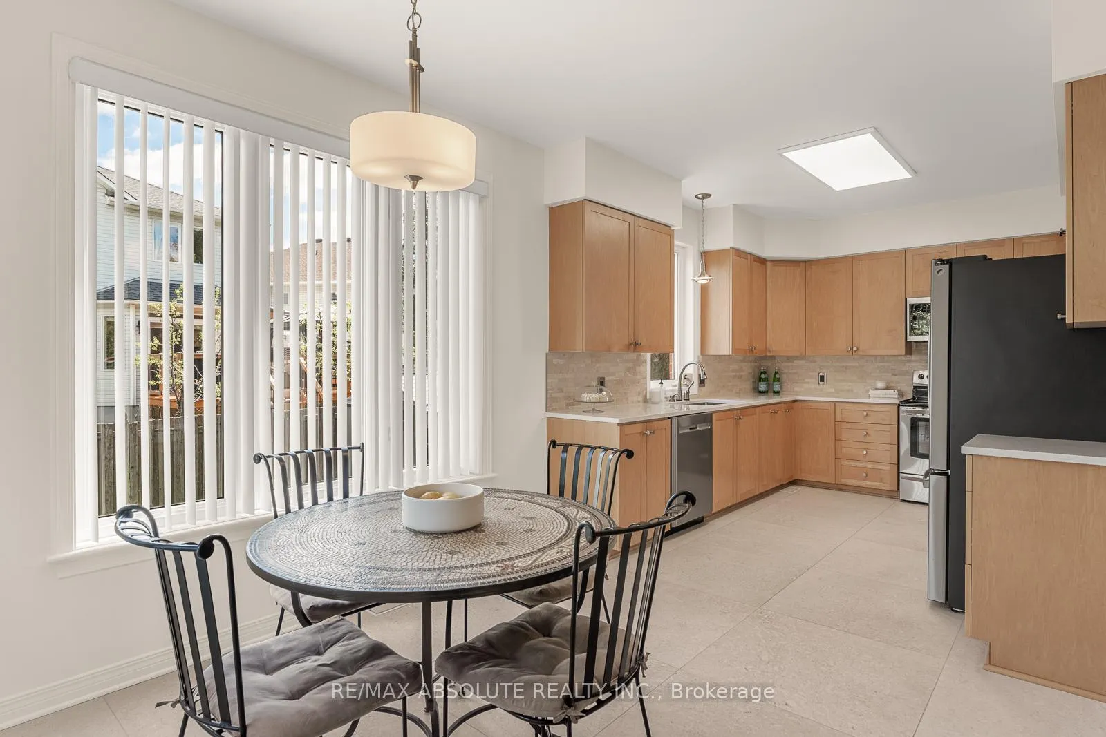 Photo 18 of 98 Yoho Drive, Ottawa, Kanata - Bridlewood — HOMEH