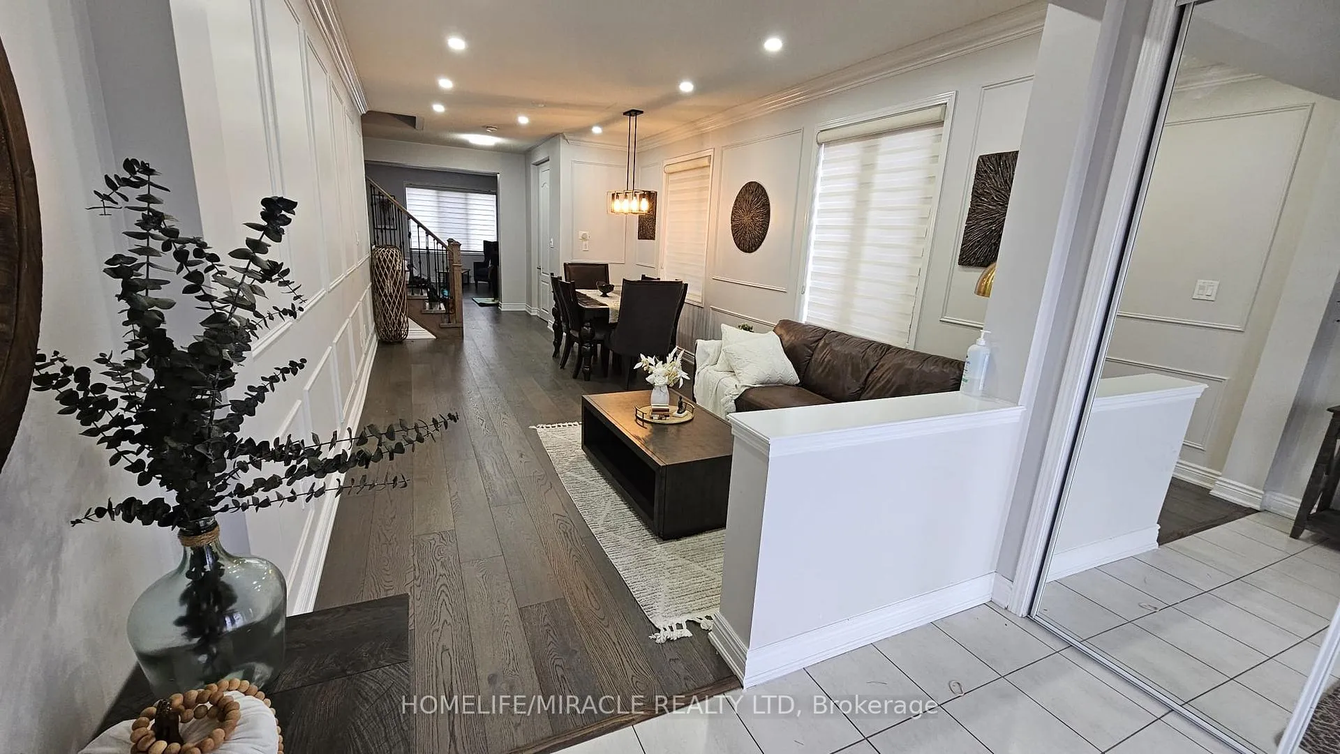 Photo 4 of 35 Stedford Crescent, Brampton, Northwest Brampton — HOMEH